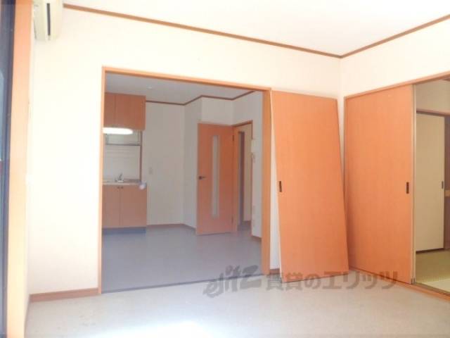 洋室　和室とも繋がっています