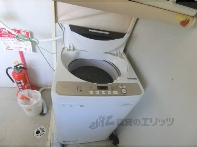 洗濯機置場　共用ランドリー