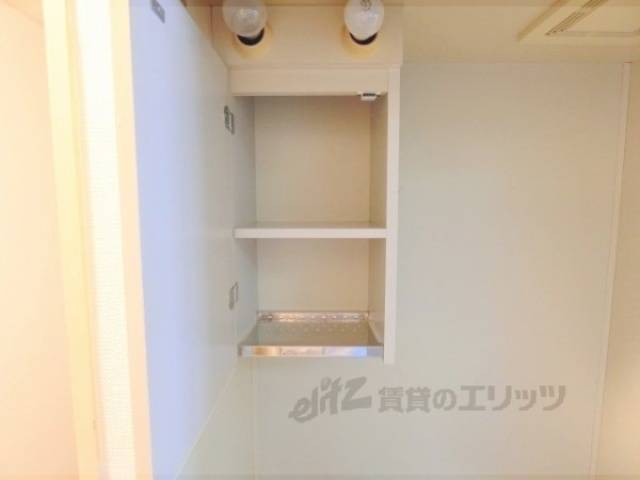 キッチン　上部収納
