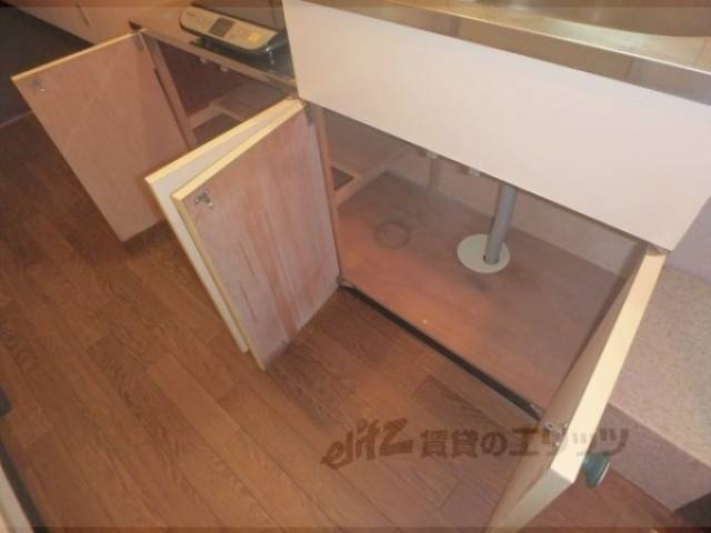 キッチン　収納下