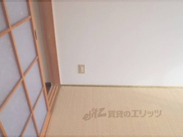 和室　コンセント