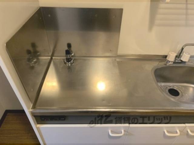 キッチン　コンロ置き場