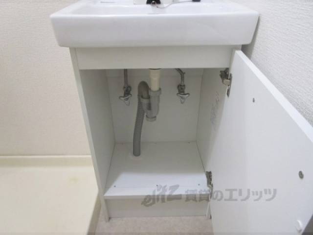 洗面所　洗面台下収納