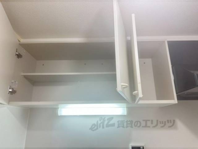 キッチン　上収納