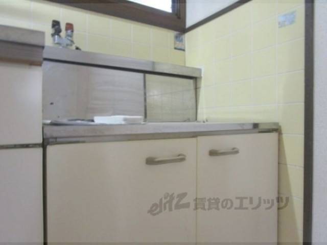 キッチン　コンロ設置場