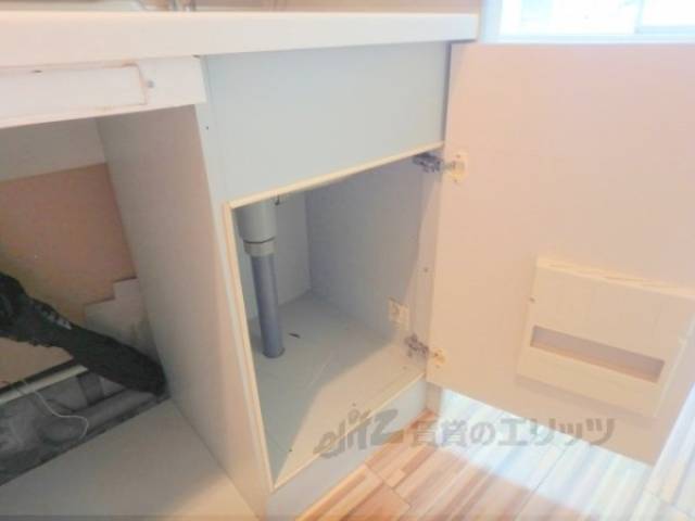 収納　キッチン下