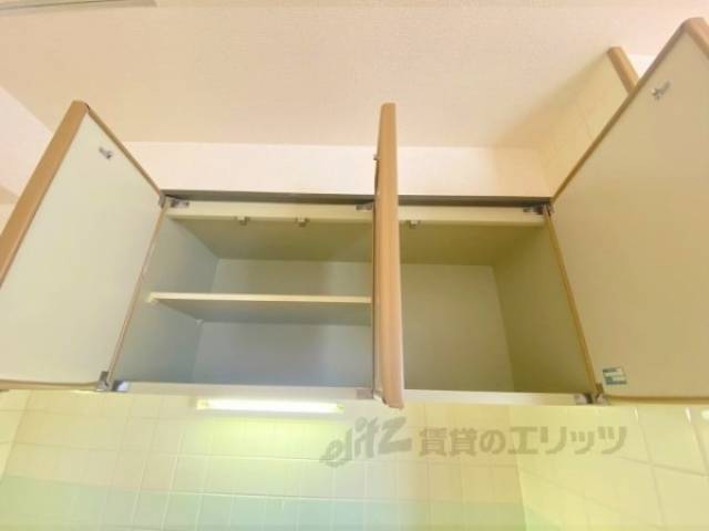 キッチン　上部収納