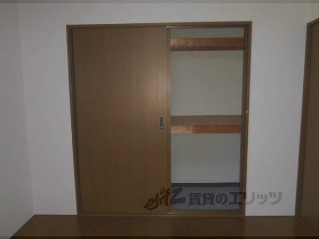 収納　押入れです。　収納力たっぷりです