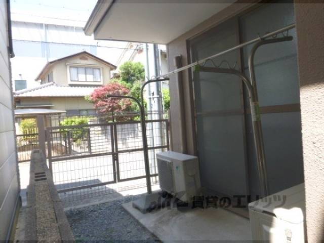 ベランダ　広々としたお庭です