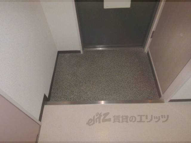 玄関　広々とした玄関です。