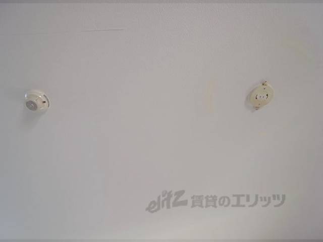照明コンセント　火災報知機付き