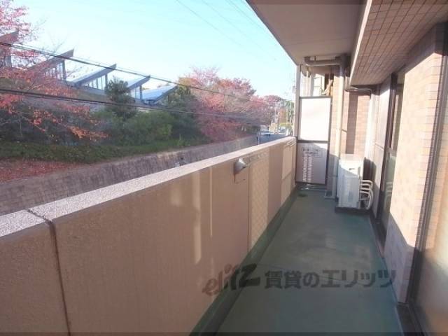 ベランダ　西向きです。