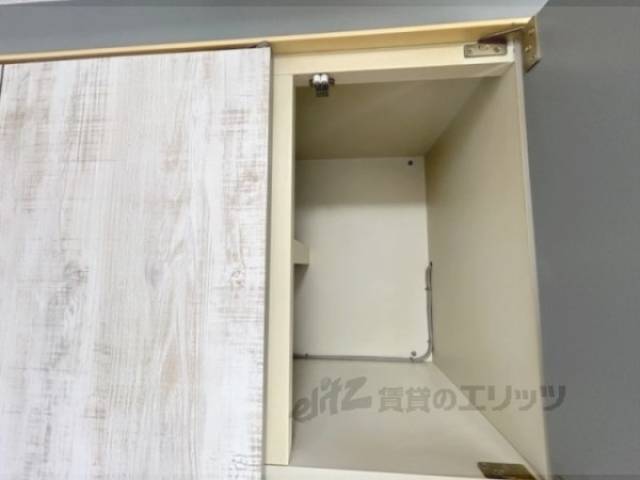 キッチン　上部収納