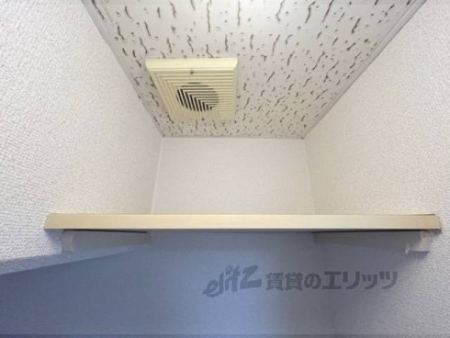 トイレ　上部収納