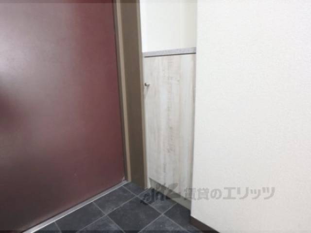 下駄箱 窓