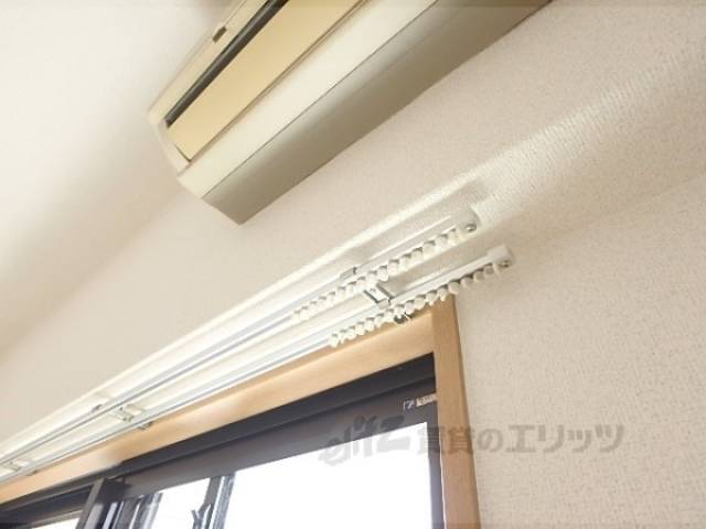 カーテンレール