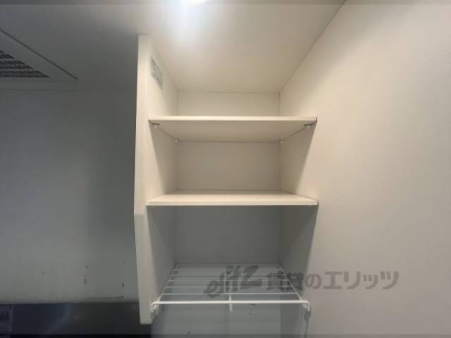 キッチン　上部収納