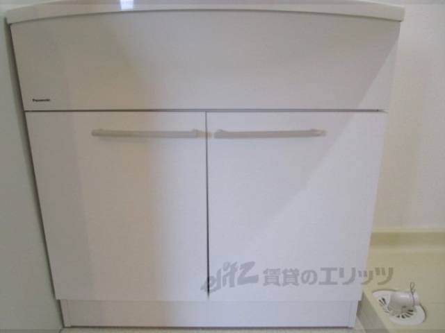 洗面所　下部収納