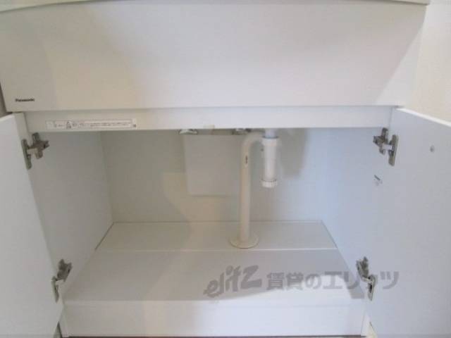 洗面所　下部収納