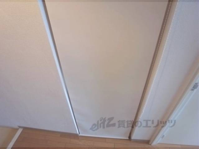 洗濯機置場　女性には嬉しい洗濯機が隠せます。
