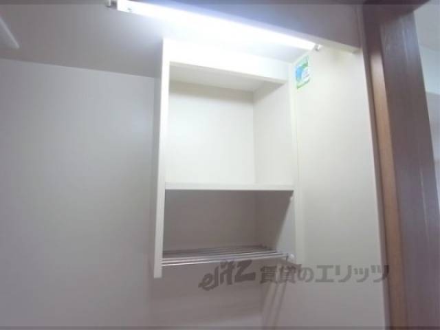 キッチン　収納棚