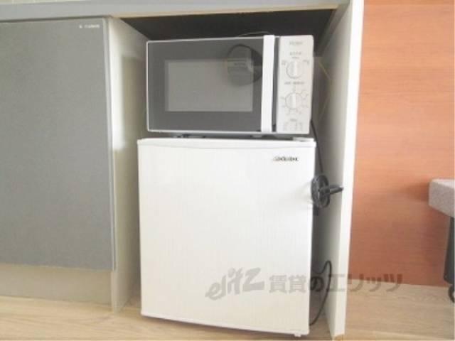 キッチン　冷蔵庫、電子レンジ