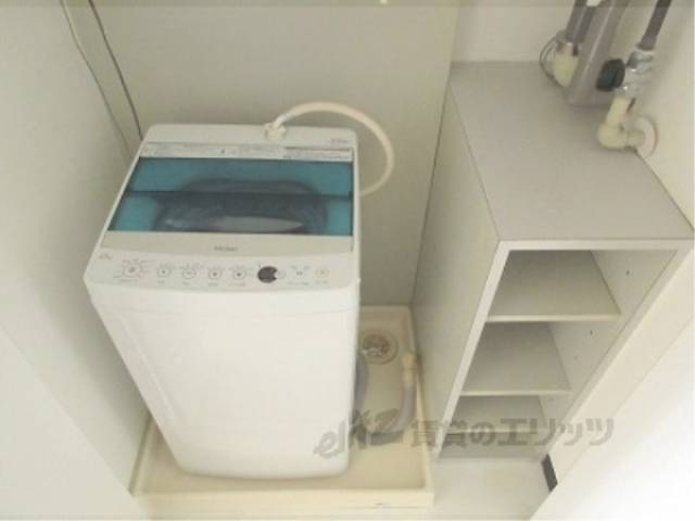 洗濯機置場　洗濯機