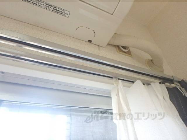 カーテンレール