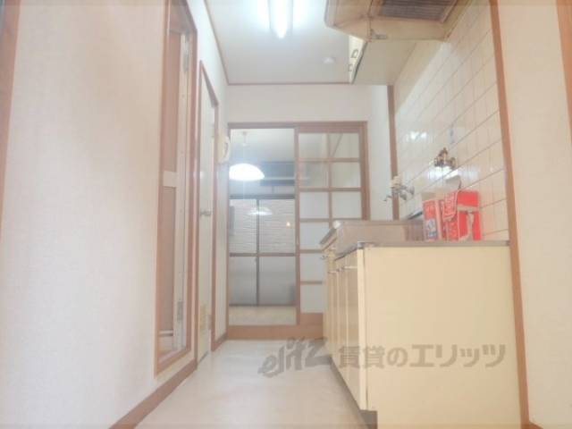 廊下 玄関から見たお部屋の中です