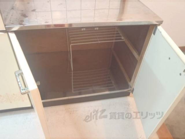 キッチン キッチン下も調理器具など置けます