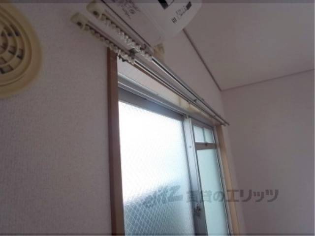 採光窓カーテンレール