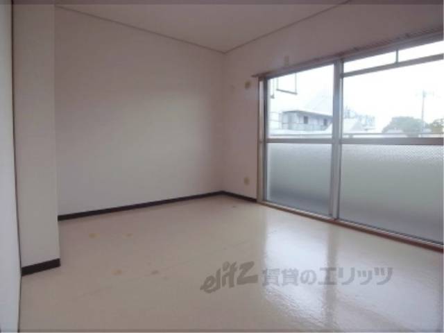 洋室　（６帖）