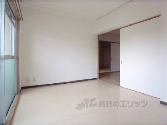 洋室　（６帖）