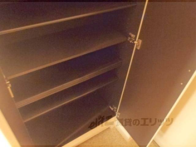 下駄箱　大きな靴箱