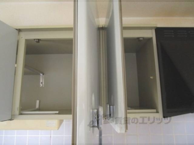 キッチン　上部収納