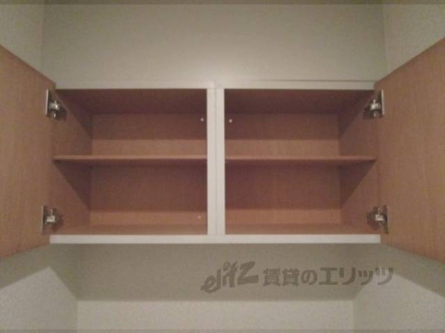 トイレ　上部収納