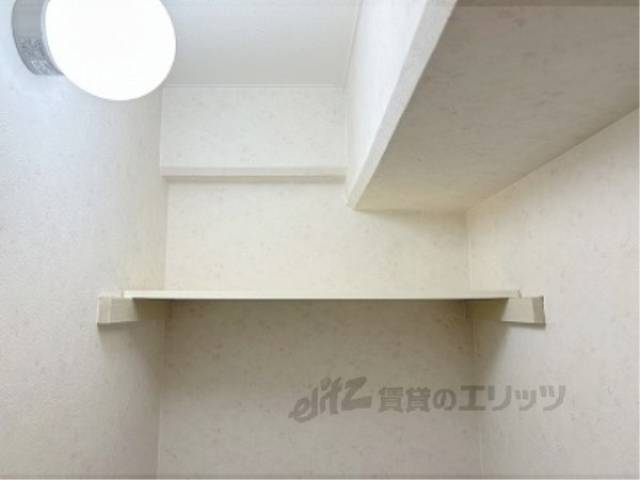 トイレ　上部収納