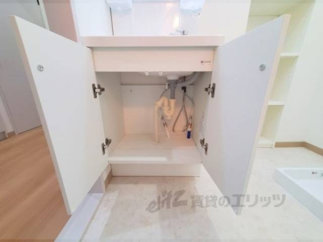 収納　洗面台下