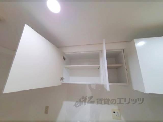 キッチン　上部収納
