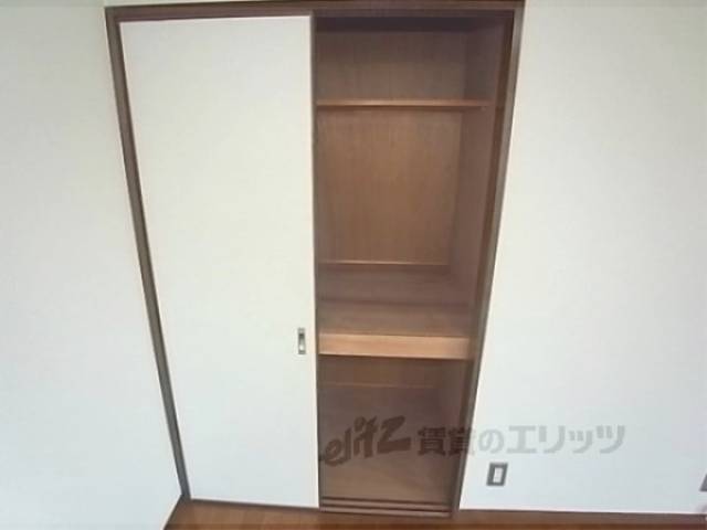 収納　２段に分かれていて使いやすいですね。