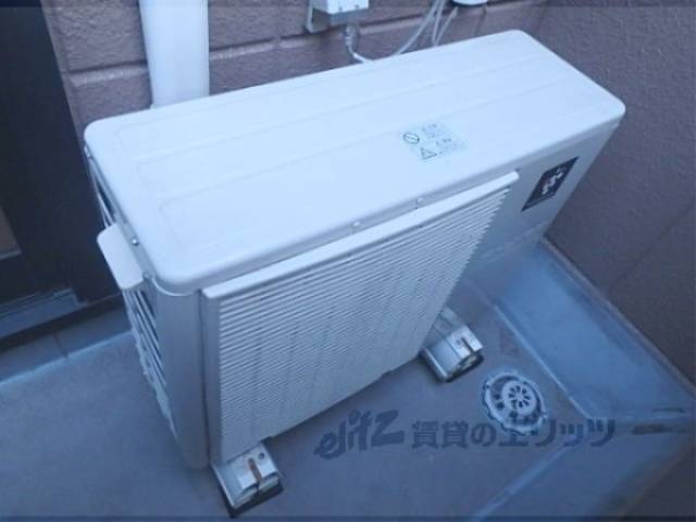 ベランダ　室外機
