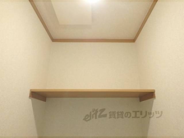 トイレ　棚