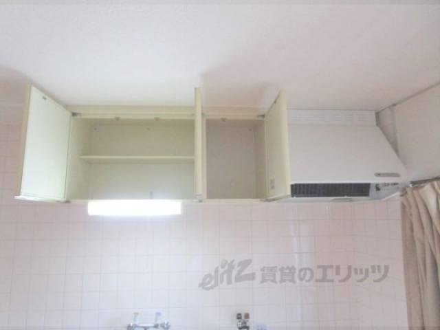 キッチン　キッチン上部収納