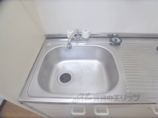 キッチン　シンク　広めのシンクです。