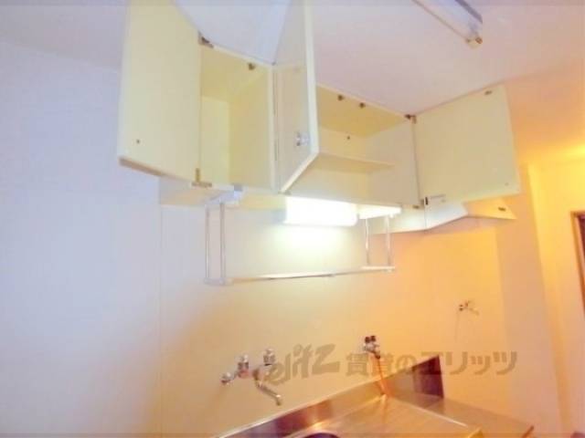 キッチン　キッチン上部収納