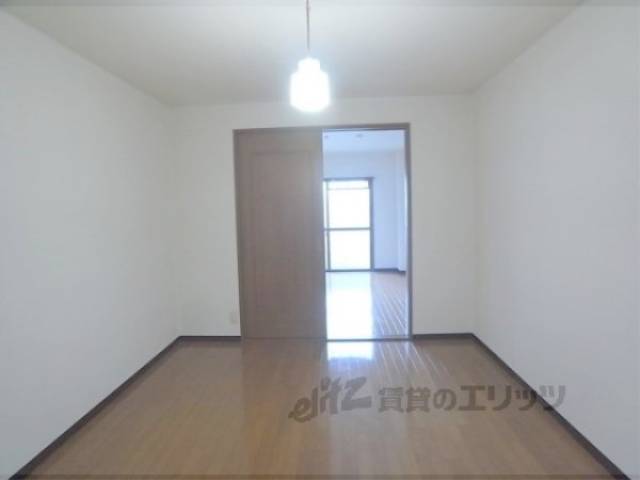 居室　きれいなお部屋です