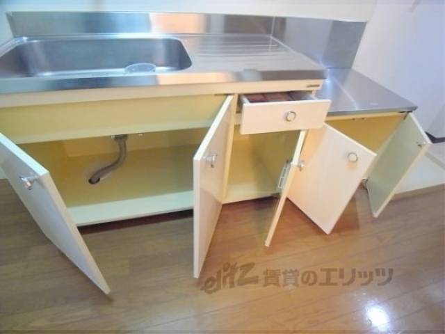 キッチン　下部収納です