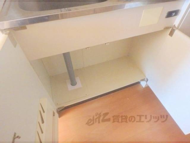 キッチン　収納下部