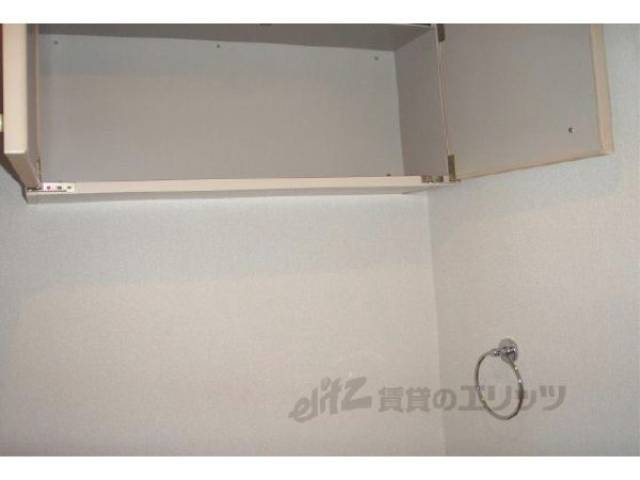 トイレ　トイレ上部収納