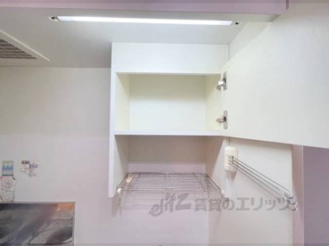 収納　キッチン上